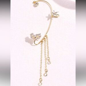 Elegant Gold Ear Cuff A1407